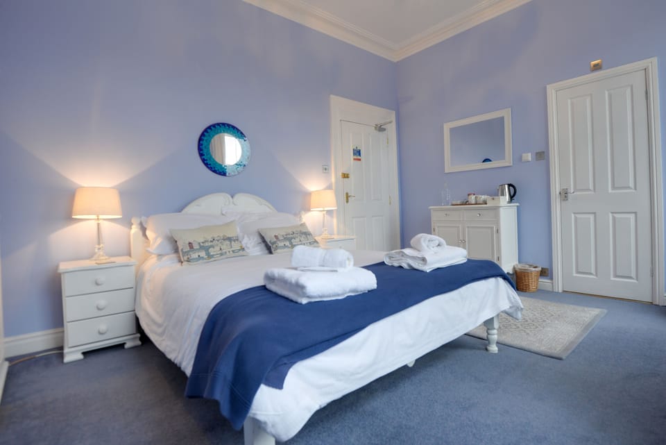 Deluxe King Room | WiFi (free), bed sheets