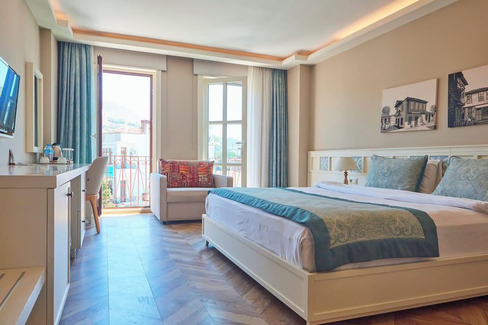 Deluxe Double Room | Memory foam beds, minibar, in-room safe, desk