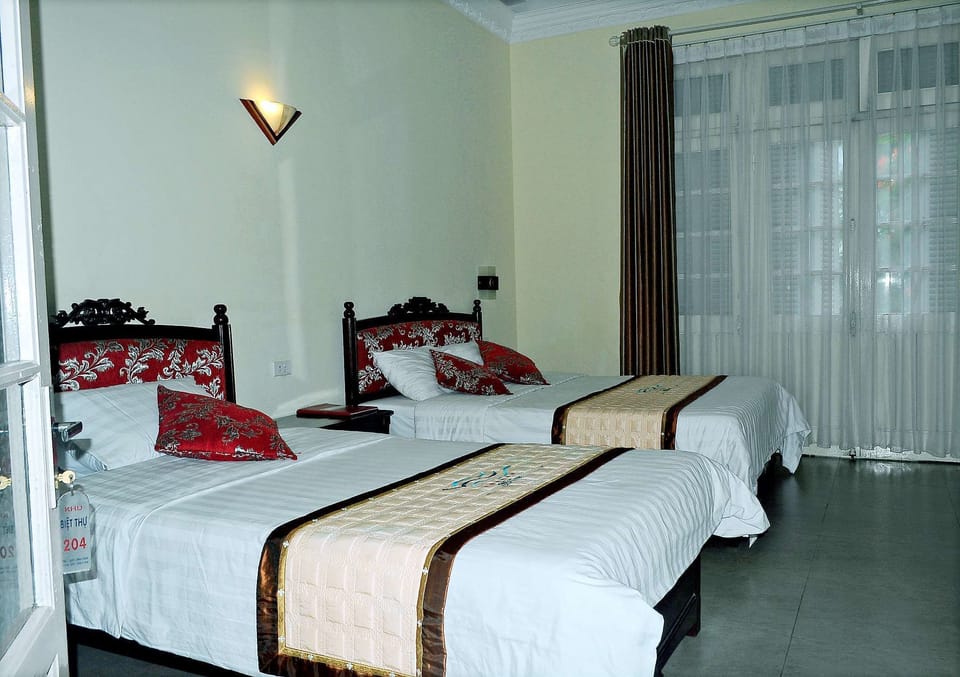 Vip Triple Room | Premium bedding, minibar, in-room safe, desk