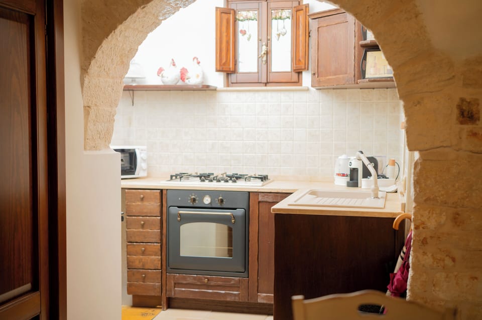 Traditional House, Multiple Bedrooms, Annex Building | Private kitchen