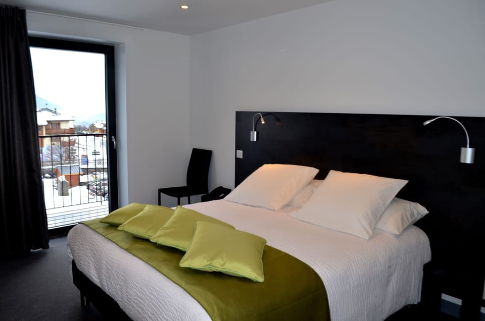Double or Twin Room | Premium bedding, individually decorated, individually furnished, desk