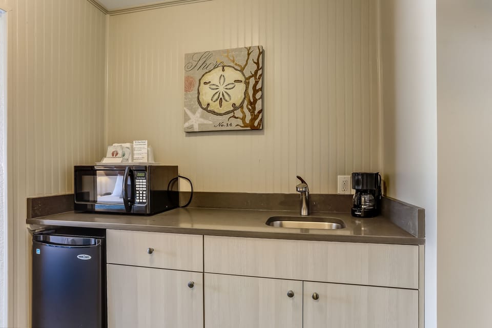Deluxe Room, 2 Queen Beds, Near Ocean | Blackout drapes, iron/ironing board, free WiFi, bed sheets