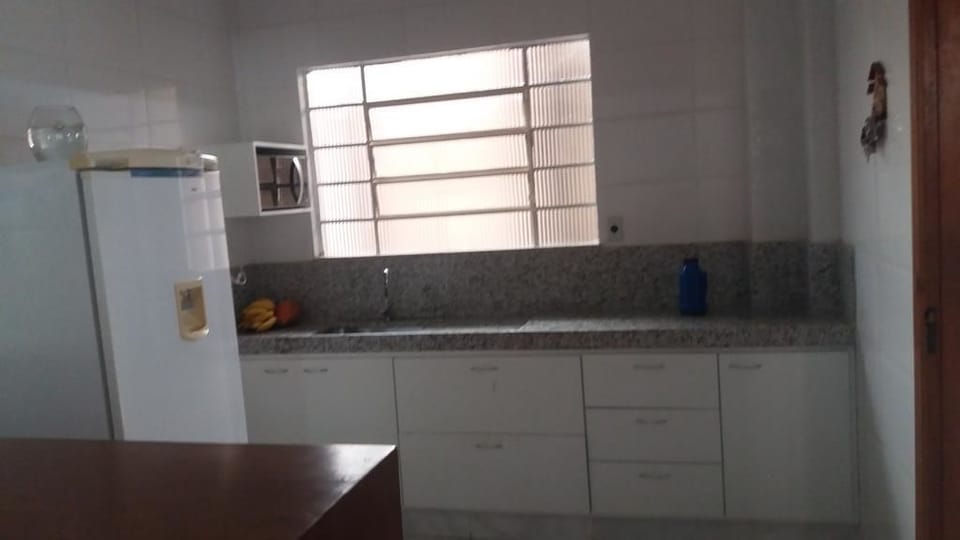 Double Room, 1 Double Bed, Non Smoking | Private kitchen | Fridge, microwave, oven, stovetop