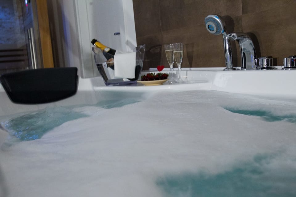 Romantic Double Room | Jetted tub