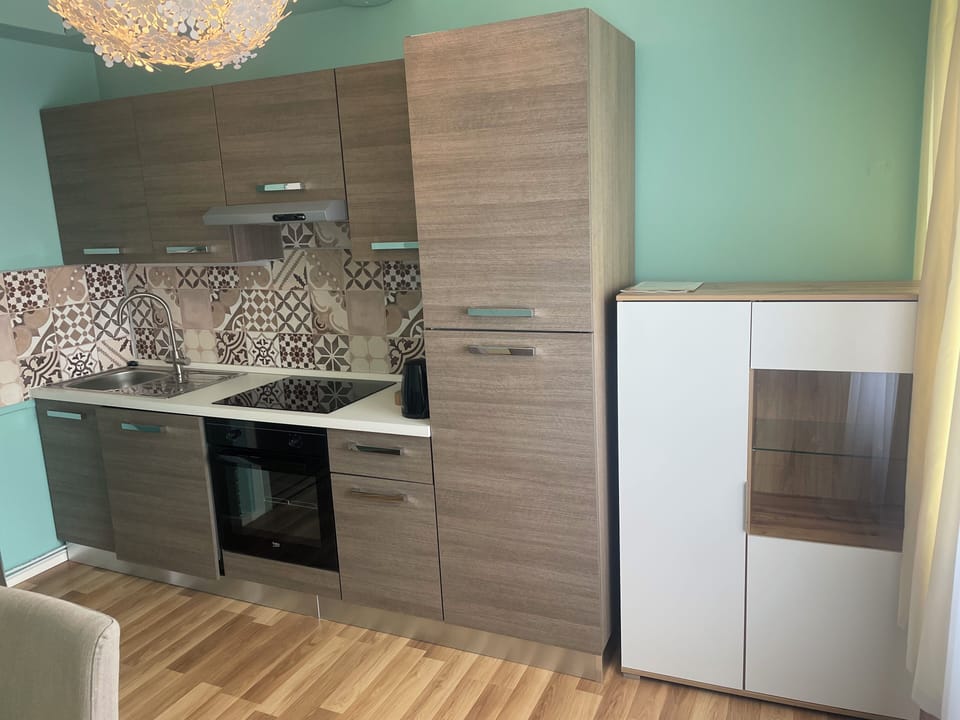 Comfort Apartment, Multiple Beds | Soundproofing, iron/ironing board (on request), WiFi (free), bed sheets