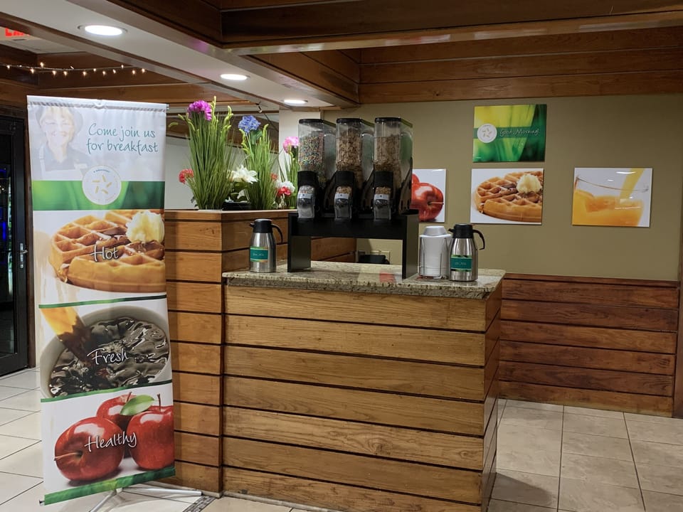 Free daily continental breakfast