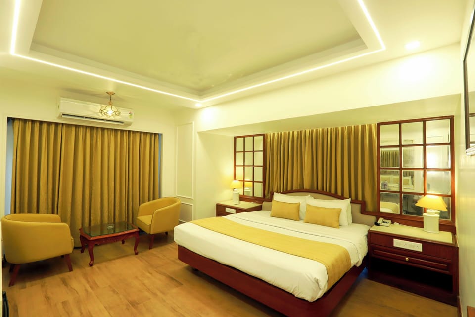 Executive Double Room, Non Smoking | Premium bedding, down comforters, desk, laptop workspace
