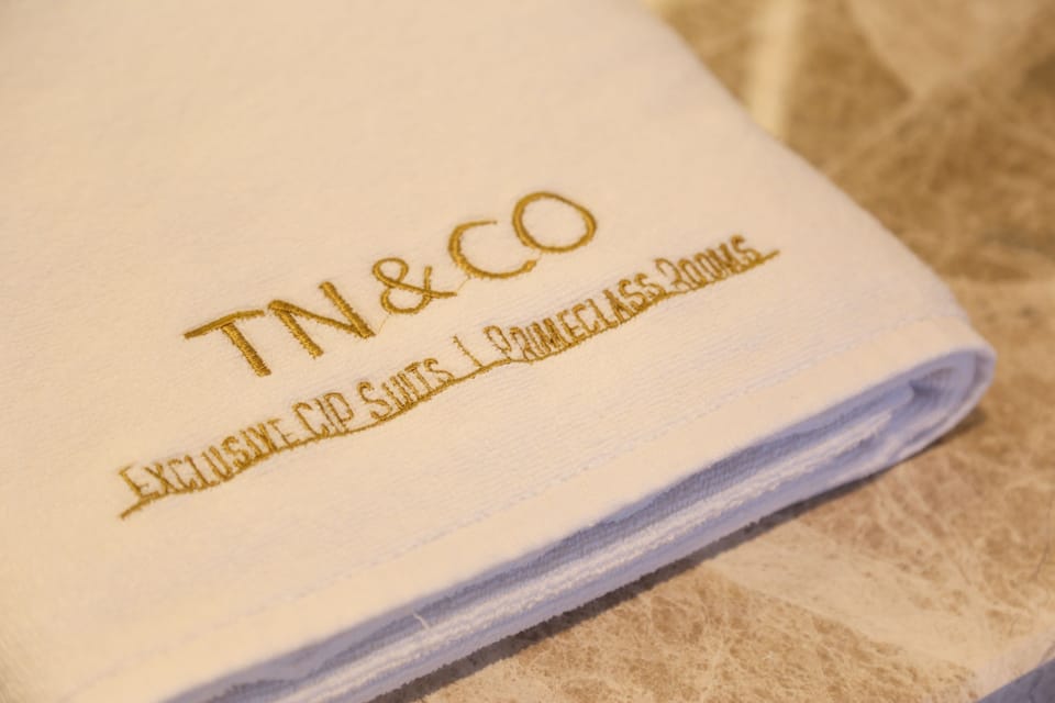 Deluxe Room, 1 Bedroom, Non Smoking, City View | Egyptian cotton sheets, minibar, in-room safe, blackout drapes