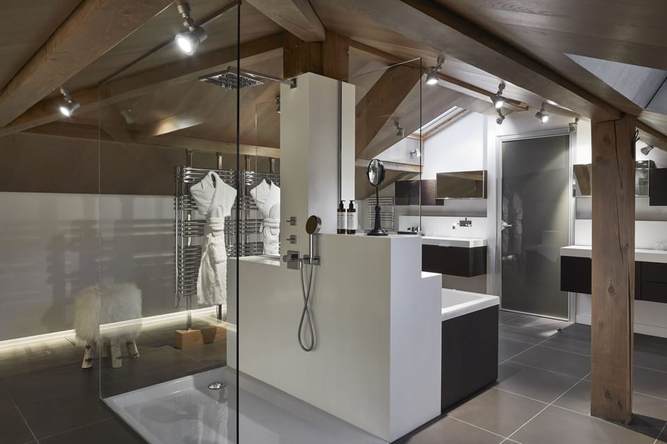 Room (The Rooftop) | Bathroom | Free toiletries, hair dryer, bathrobes, slippers