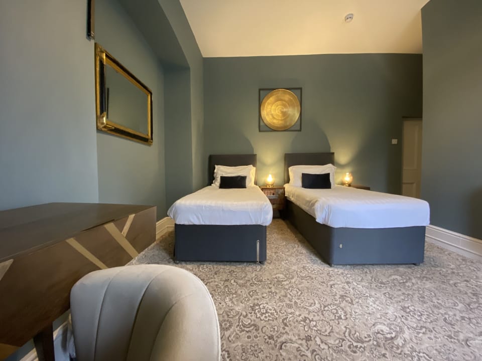 Deluxe Double or Twin Room, Non Smoking | Iron/ironing board, free WiFi, bed sheets