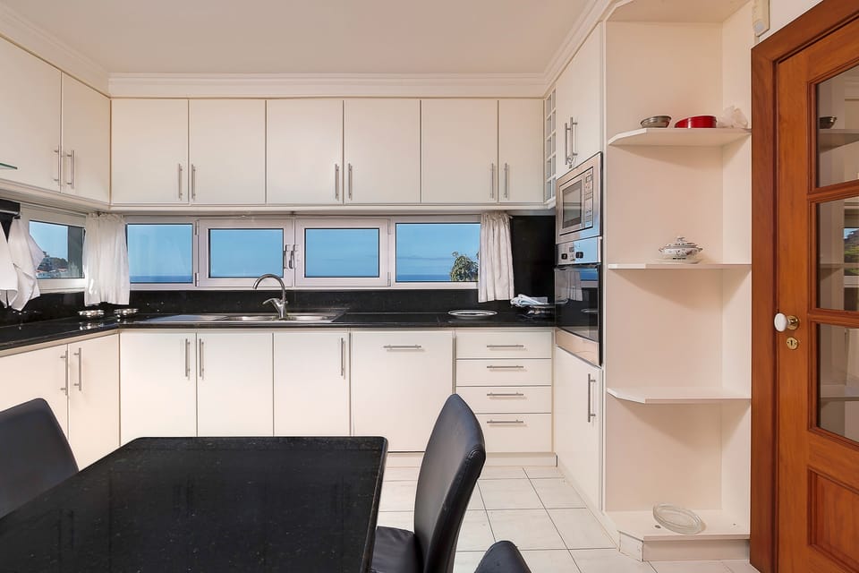Villa, 4 Bedrooms, Private Pool | Private kitchen | Full-size fridge, microwave, oven, stovetop