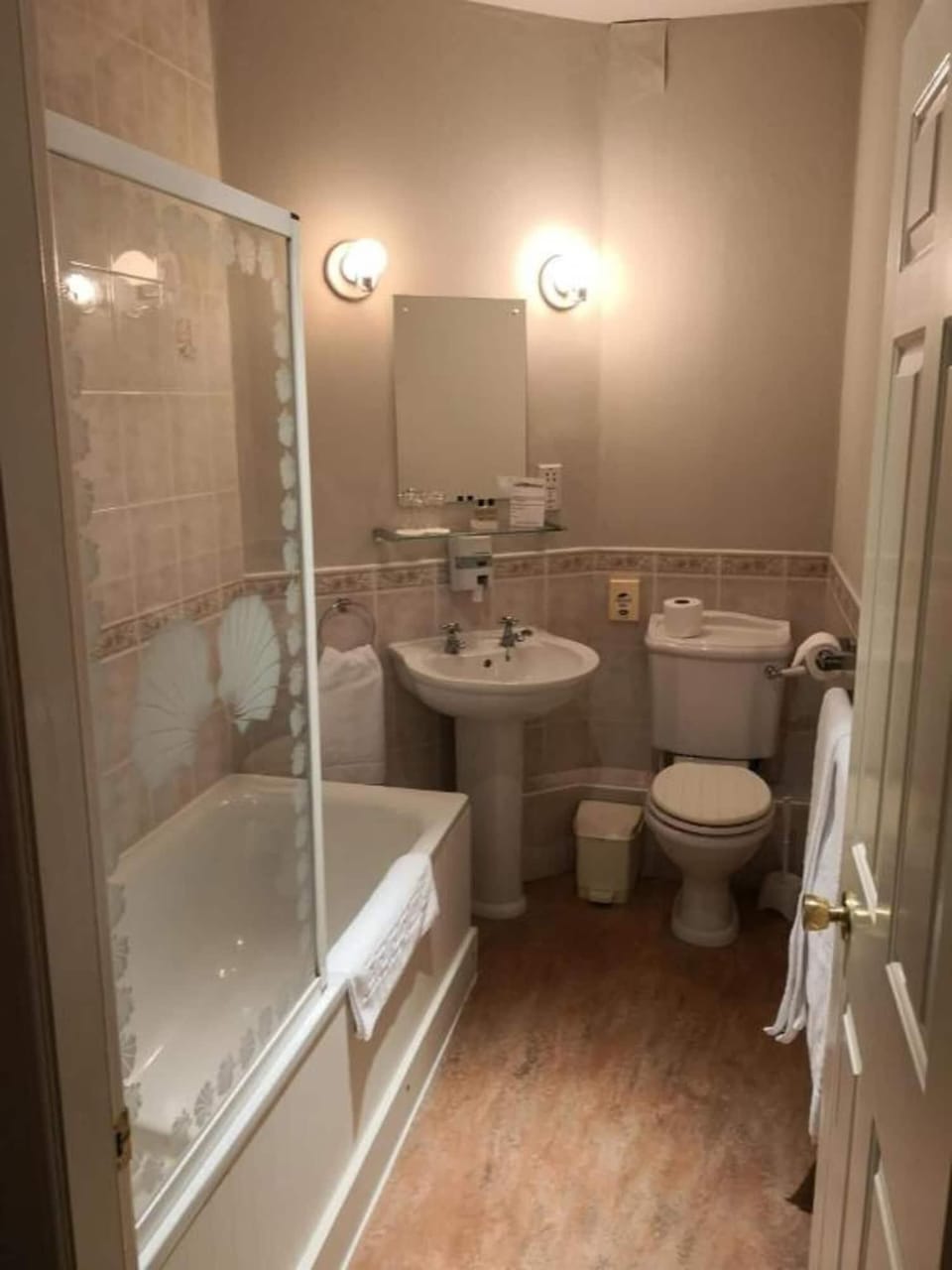 Desk, free WiFi, bed sheets