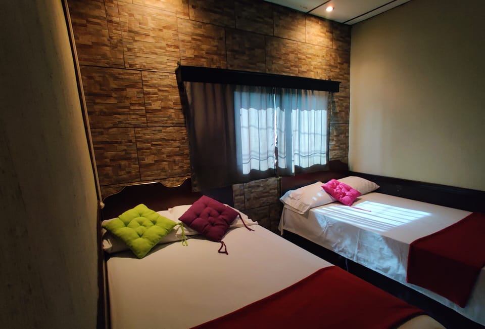 Basic Room | Laptop workspace, WiFi (free), bed sheets