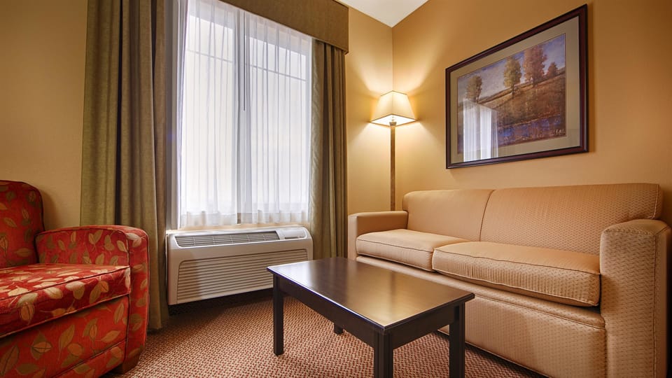 Pillowtop beds, in-room safe, desk, laptop workspace