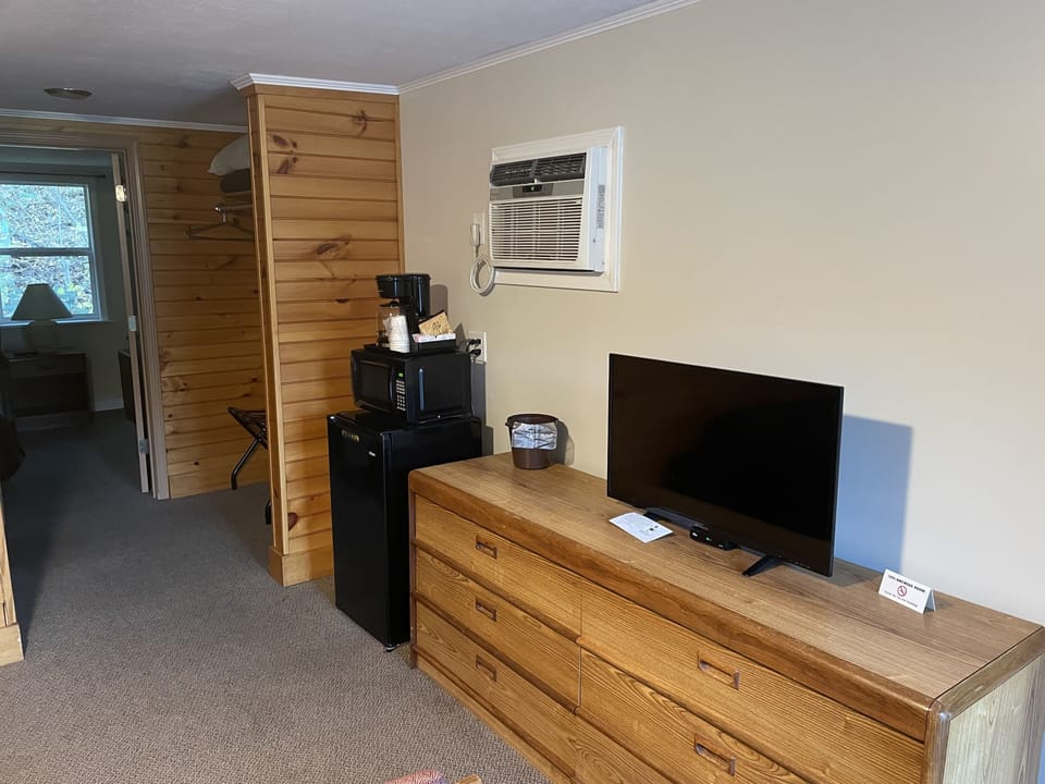 Family Suite, 2 Bedrooms | Memory foam beds, soundproofing, iron/ironing board