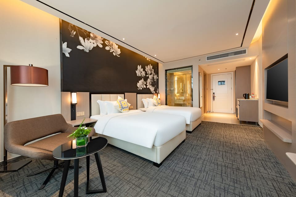 1 bedroom, premium bedding, minibar, in-room safe