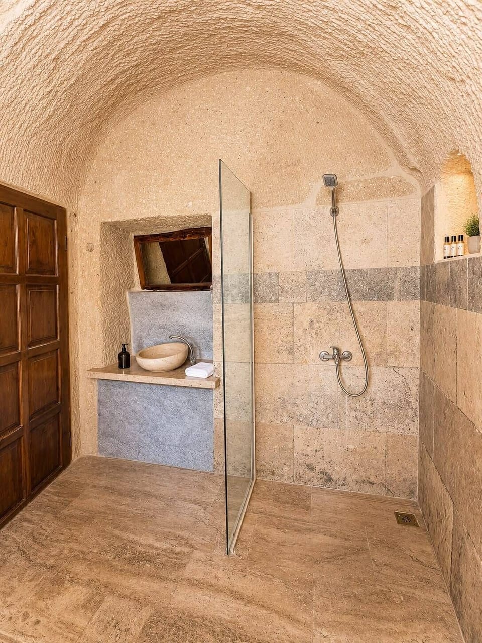 Balayi Suit Jakuzili 4 | Bathroom | Hair dryer, towels, soap, toilet paper