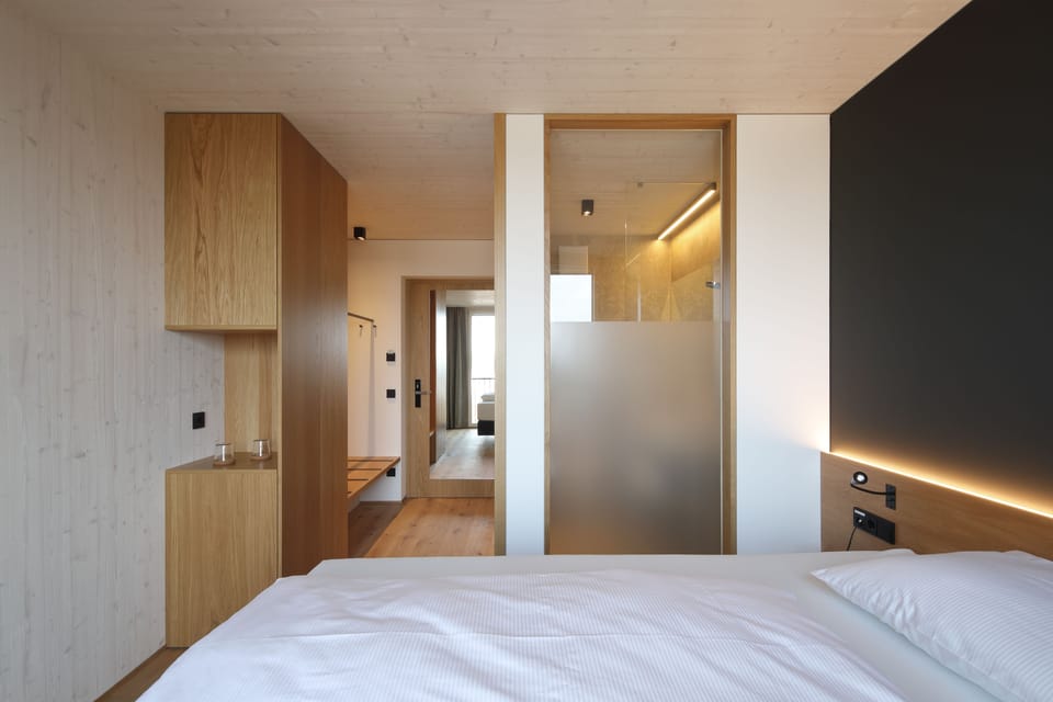 Room (PURE) | In-room safe, desk, soundproofing, rollaway beds
