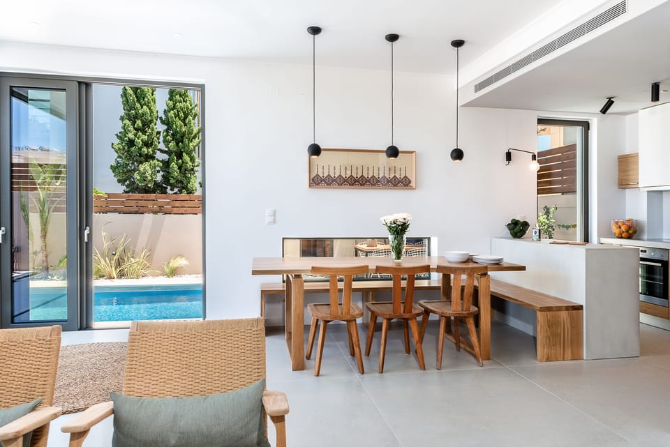 Design Villa, Multiple Beds, Non Smoking | In-room dining