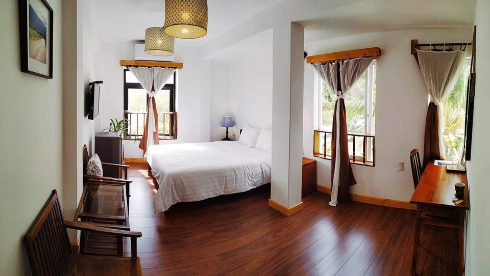 Basic Double Room | Minibar, desk, soundproofing, WiFi (free)