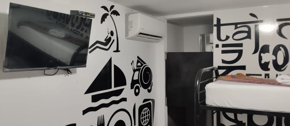 Classic Quadruple Room | WiFi (free), bed sheets