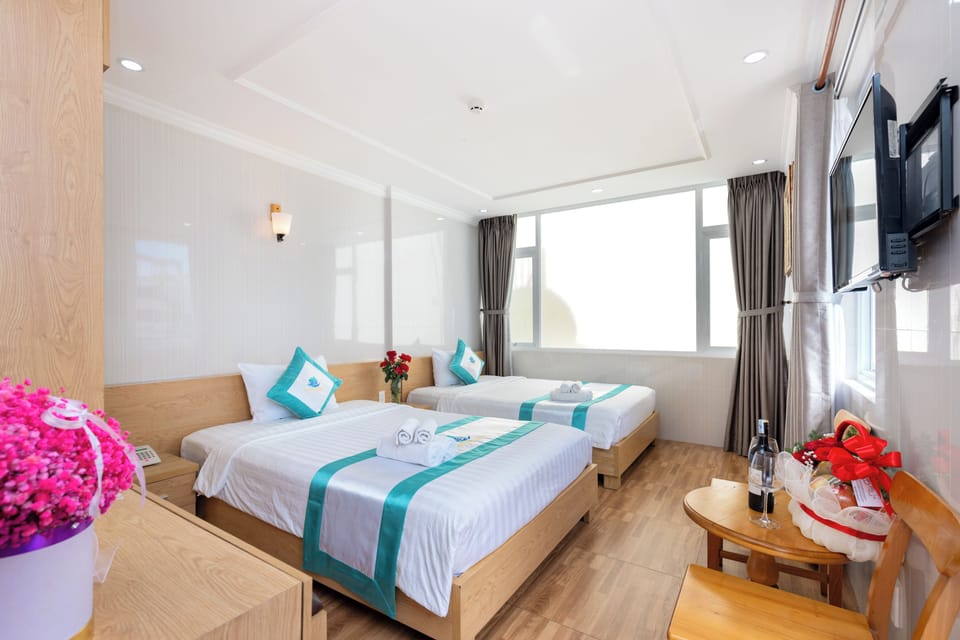 Triple Room | Minibar, desk, soundproofing, free WiFi