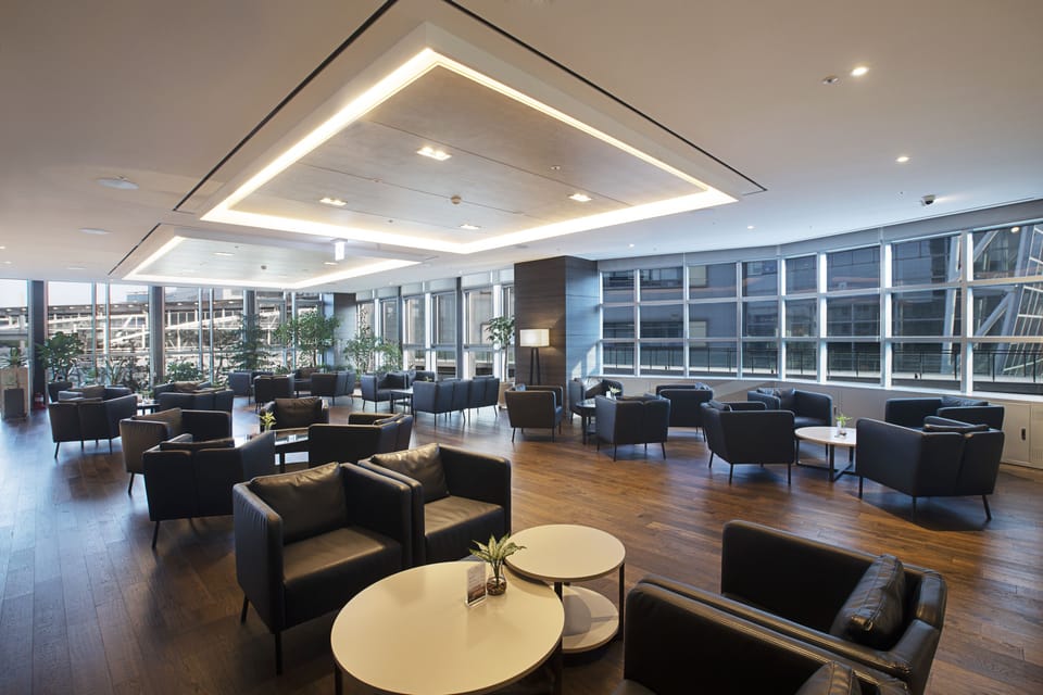 Lobby lounge