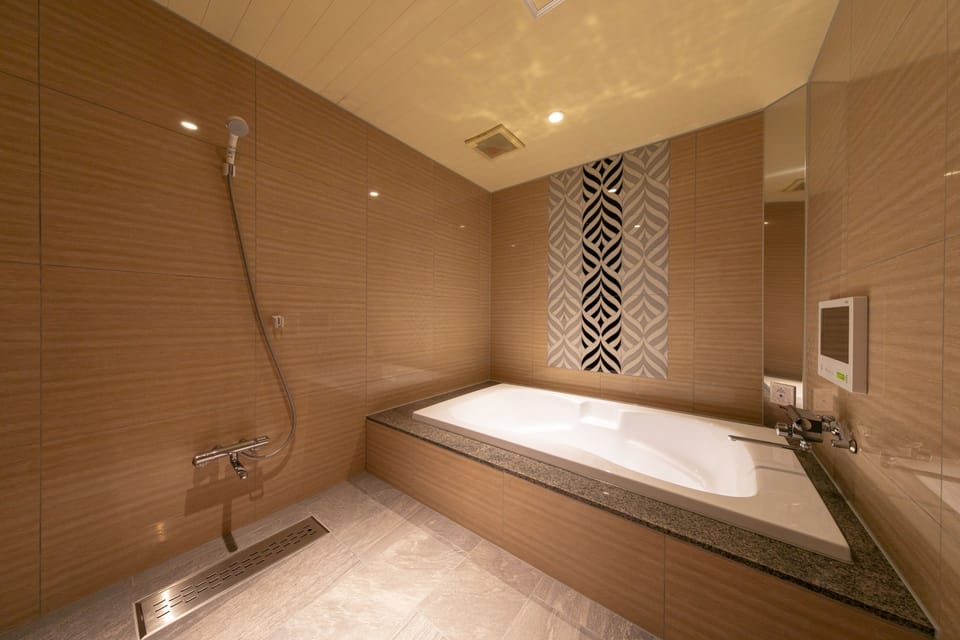 Junior Suite | Deep soaking bathtub