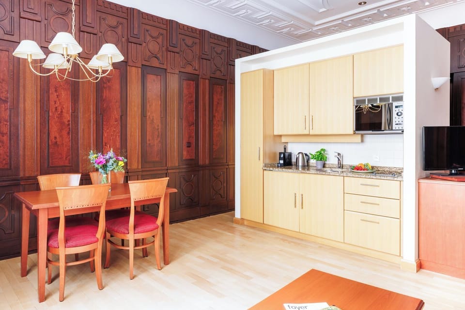 Comfort Apartment, 1 Bedroom | Private kitchen | Fridge, microwave, stovetop, coffee/tea maker