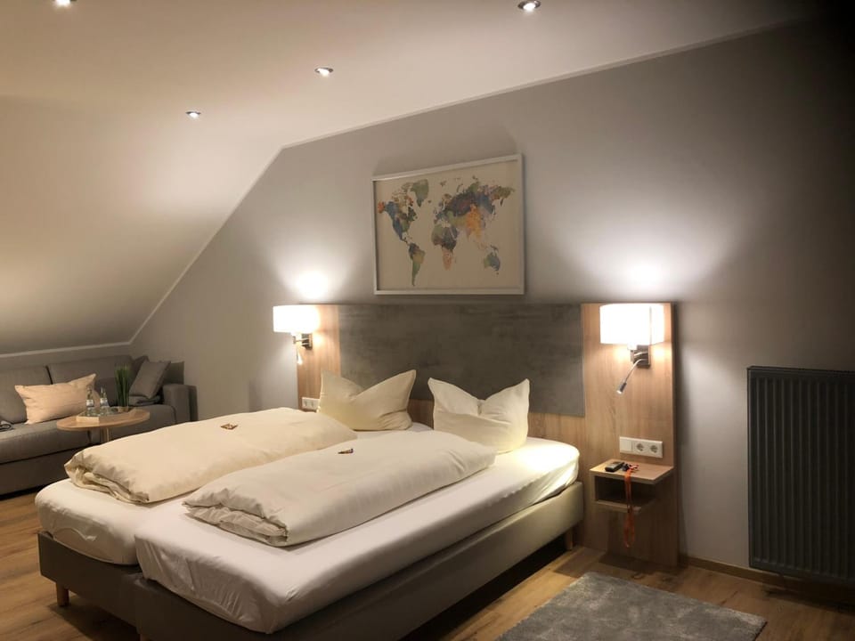 Superior Double Room | Desk, free WiFi, bed sheets