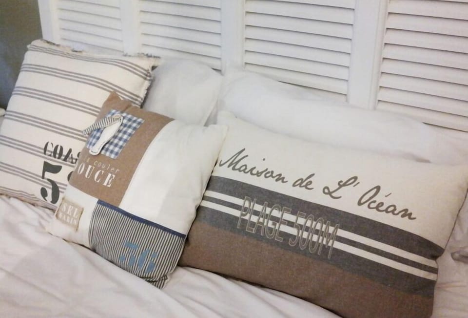 Double Room | Minibar, individually decorated, individually furnished, soundproofing