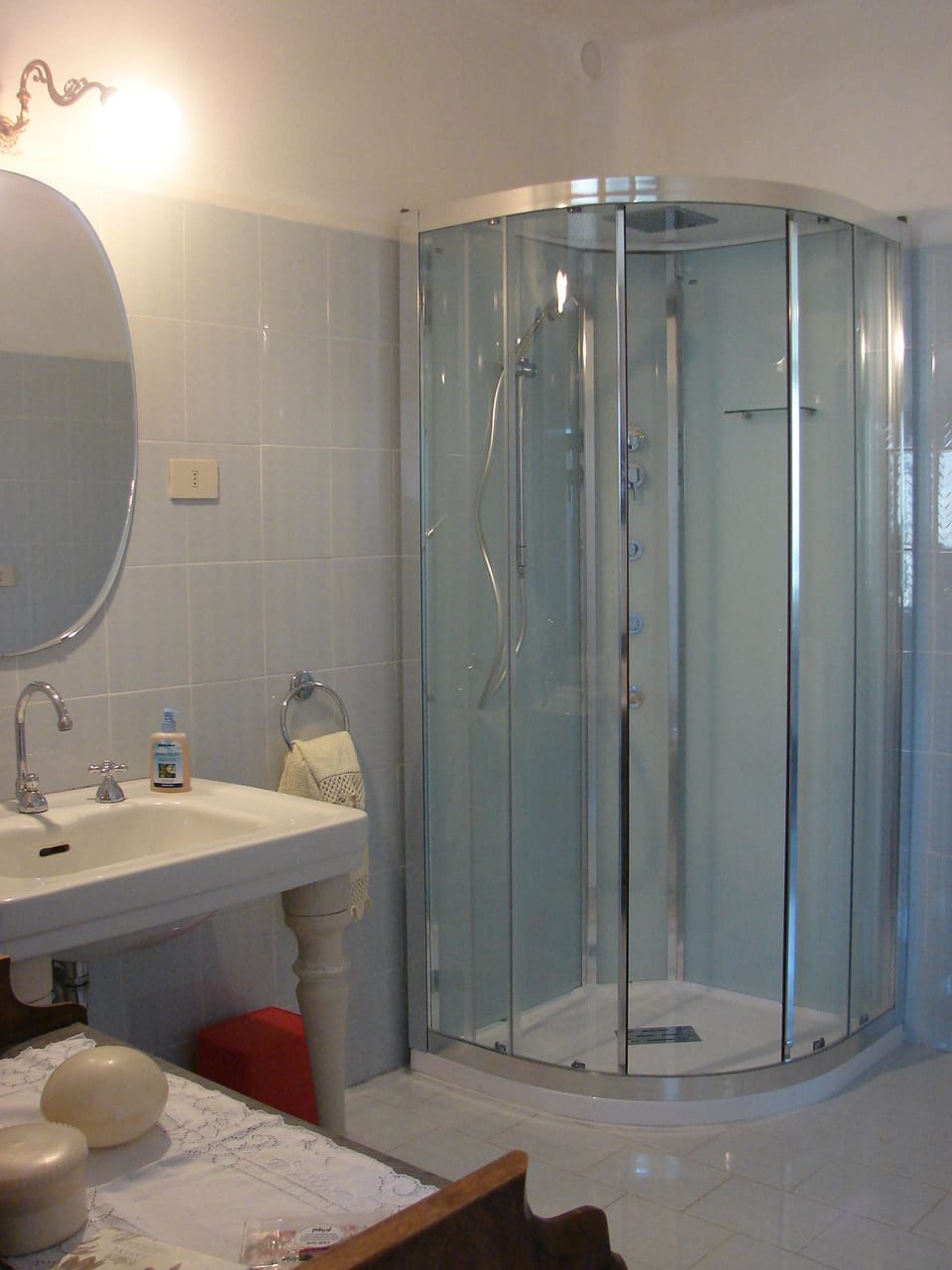 Triple Room, Multiple Beds, Hill View | Bathroom | Combined shower/tub, deep soaking tub, free toiletries, hair dryer