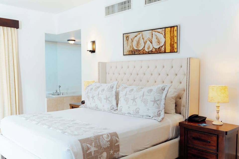 Royal Villa | 6 bedrooms, in-room safe, blackout drapes, iron/ironing board