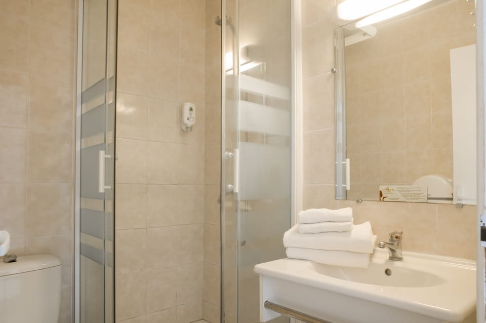 Hair dryer, towels