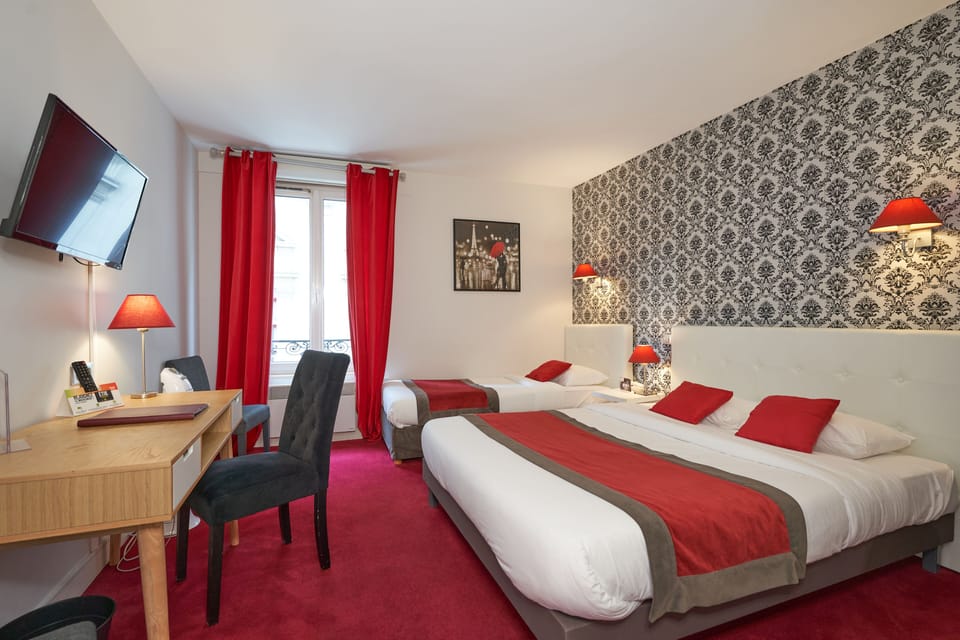 Superior Triple Room | Individually decorated, desk, iron/ironing board, free WiFi