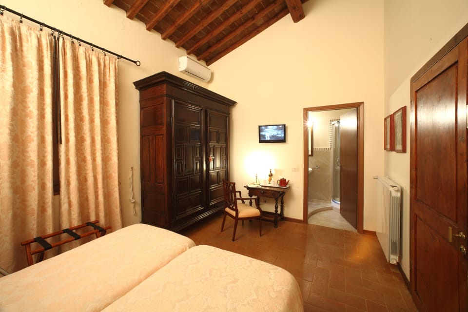 Twin Room | Premium bedding, in-room safe, desk, free WiFi