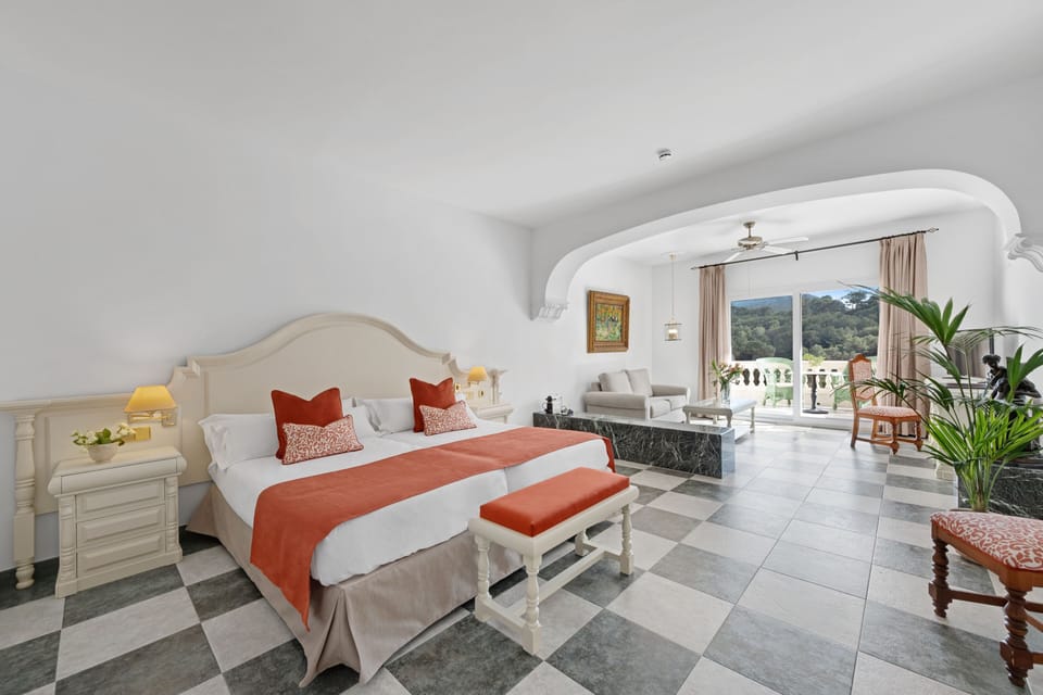 Suite, Terrace, Mountain View (Double) | Minibar, in-room safe, desk, blackout drapes