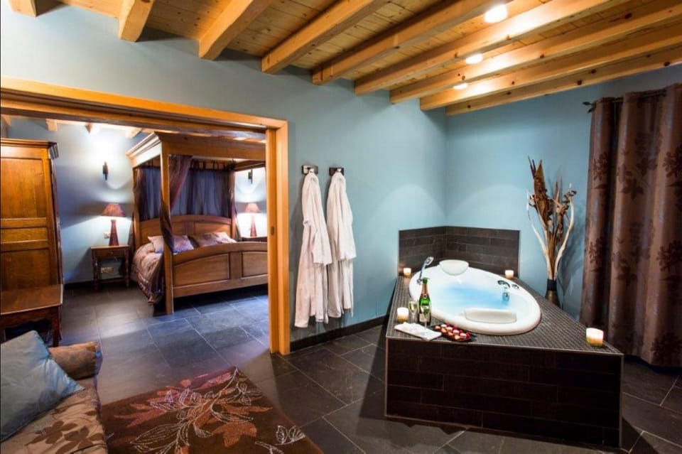 Junior Suite, Jetted Tub (Privilege ) | Jetted tub