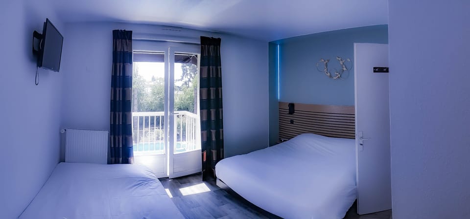 Comfort Quadruple Room | Desk, laptop workspace, soundproofing, free WiFi