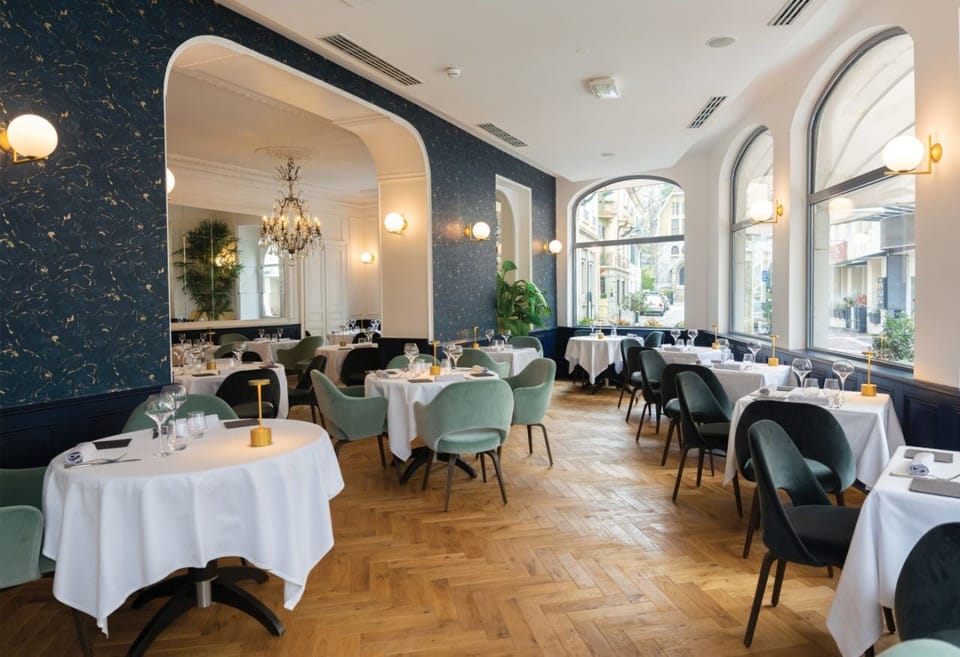 2 restaurants, lunch, dinner served; French cuisine