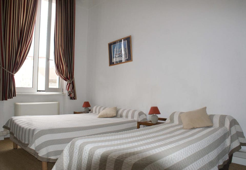 Individually decorated, individually furnished, iron/ironing board, WiFi