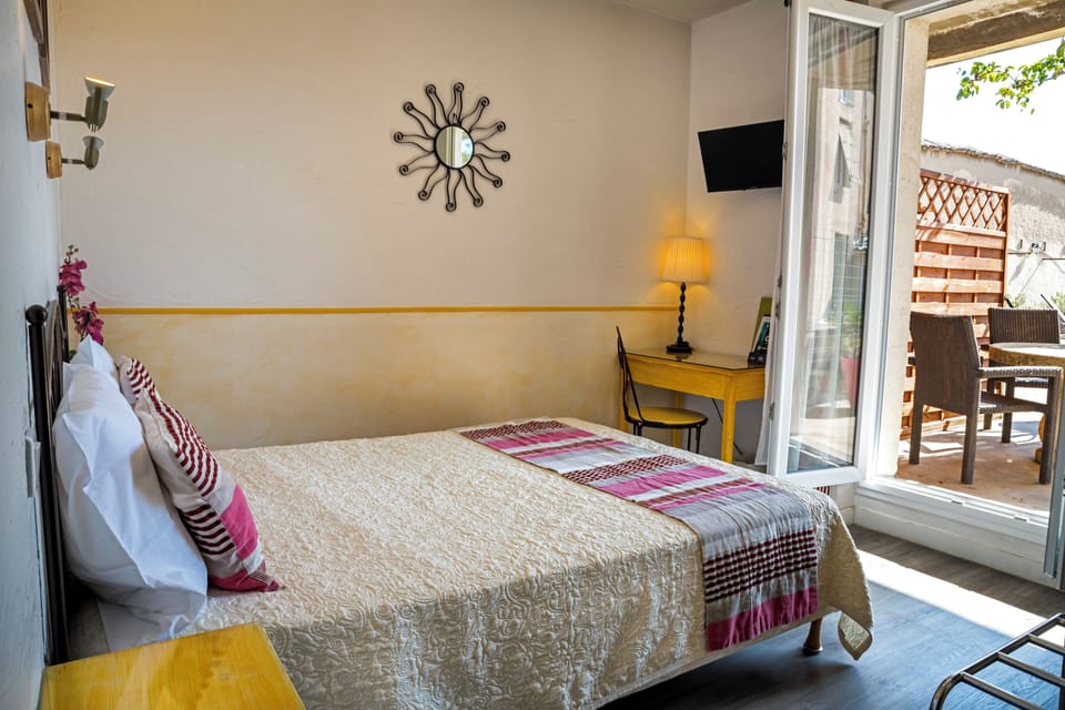 Superior Double Room | Desk, free WiFi, bed sheets