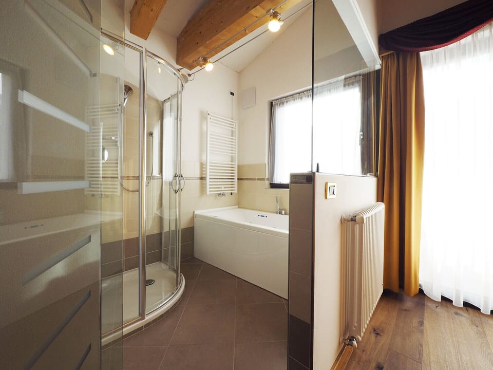 Suite (Termal) | Frette Italian sheets, down comforters, Select Comfort beds, minibar