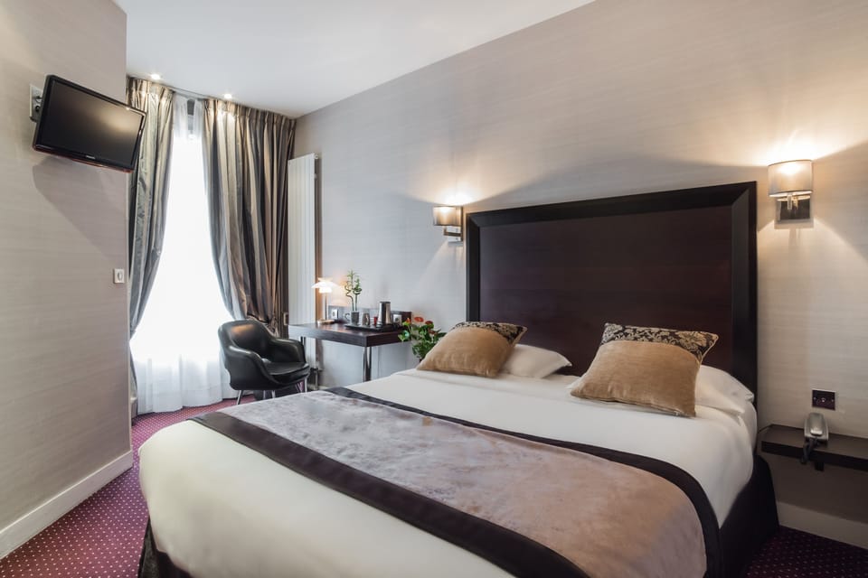 Superior Room | Minibar, in-room safe, desk, soundproofing