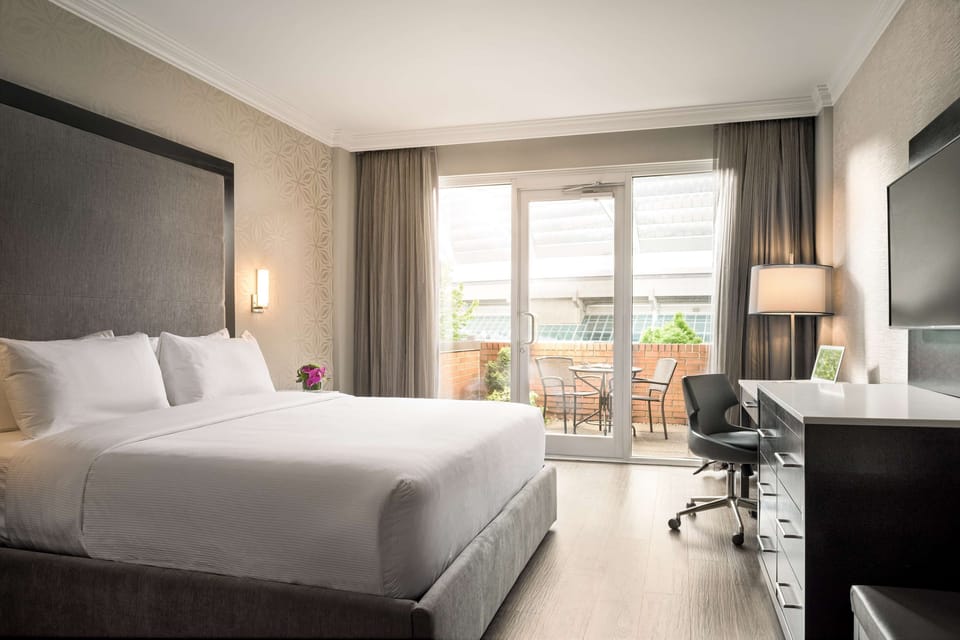 Premium bedding, pillowtop beds, in-room safe, desk