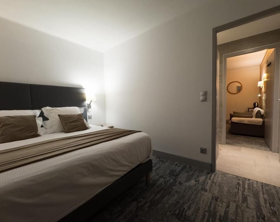 Superior Room | Premium bedding, in-room safe, individually furnished, soundproofing