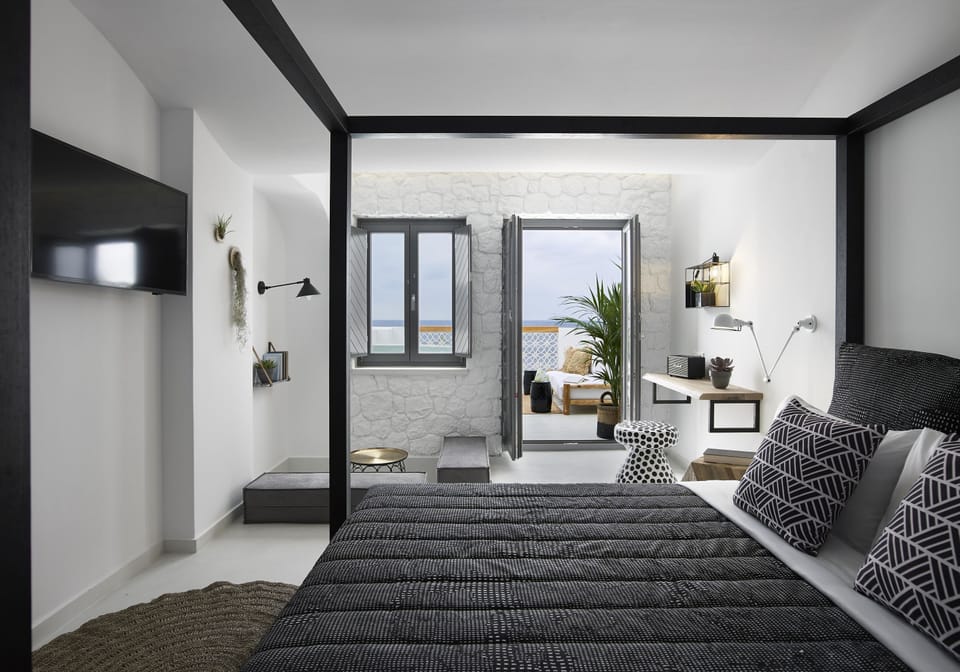 Deluxe Room, Sea View (Outdoor Jetted Tub) | In-room safe, blackout drapes, free WiFi, bed sheets