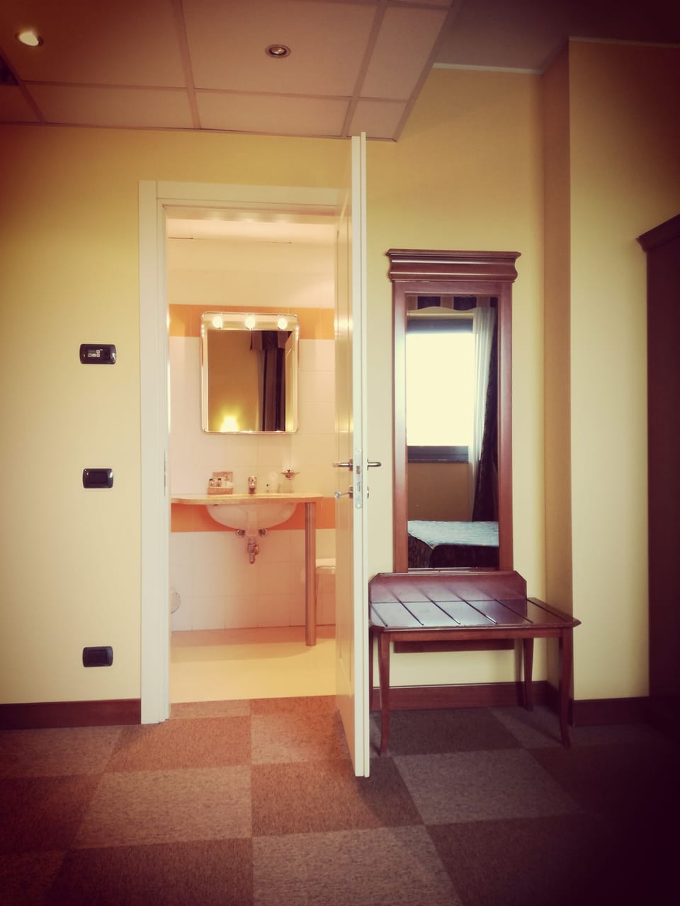 Double Room Single Use (Room Only) | Bathroom | Shower, free toiletries, hair dryer, bidet