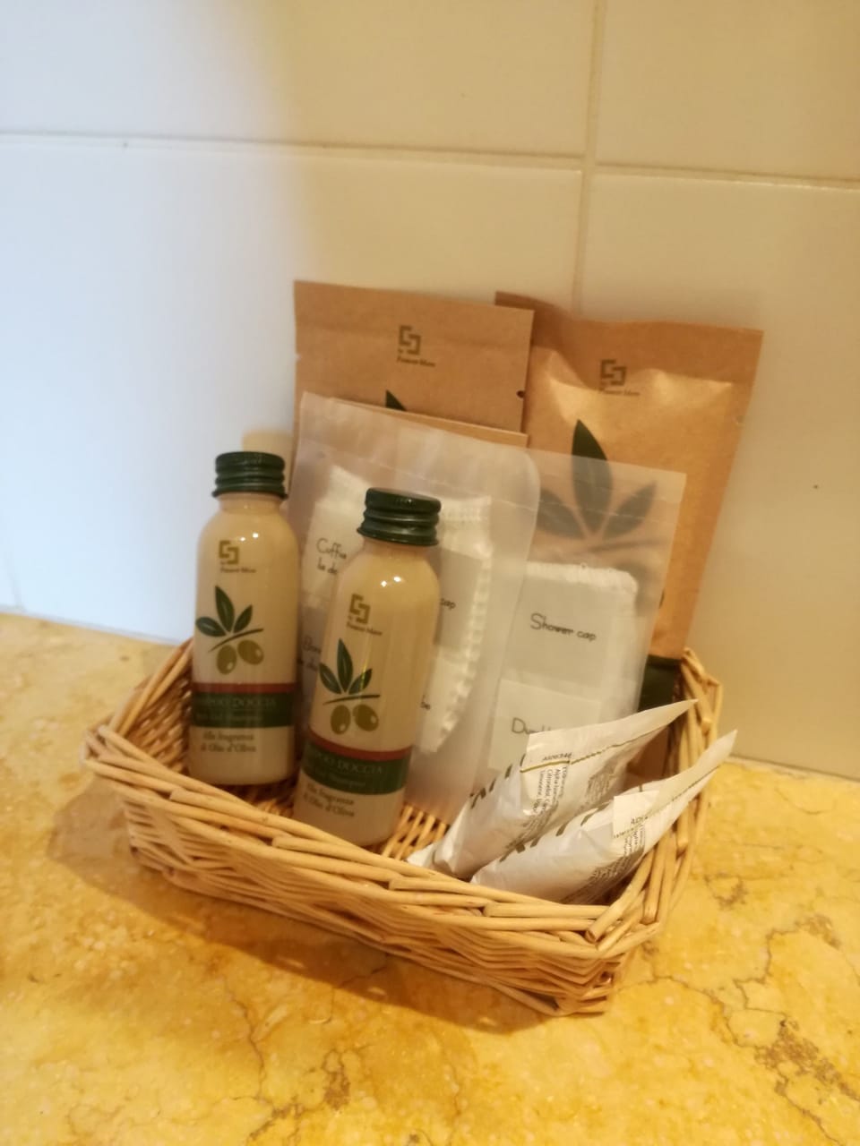 Single Room | Bathroom amenities | Shower, free toiletries, hair dryer, bidet