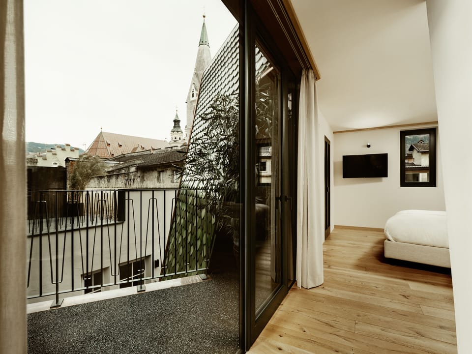 The Pin room | Premium bedding, minibar, in-room safe, individually decorated